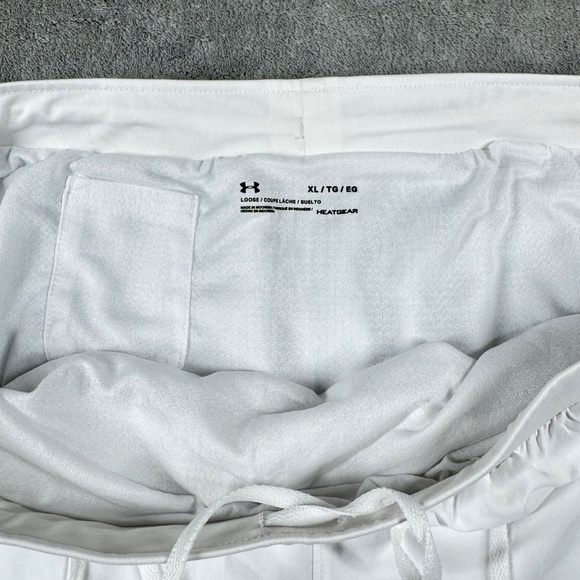 Under Armour Women’s XL White HeatGear Shorts Athletic Loose Fit Pockets - Picture 4 of 12